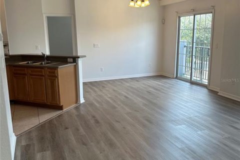 Adosado en alquiler en Orlando, Florida, 2 dormitorios, 111.48 m2 № 1898413 - foto 10
