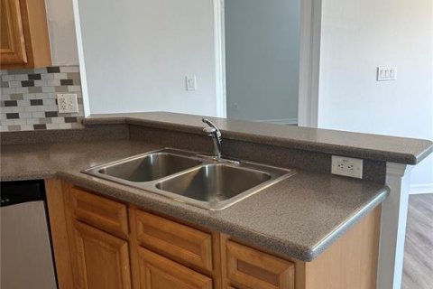 Adosado en alquiler en Orlando, Florida, 2 dormitorios, 111.48 m2 № 1898413 - foto 7