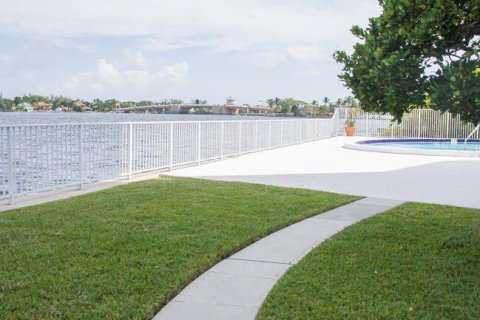 Copropriété à louer à Lantana, Floride: 1 chambre, 49.33 m2 № 2388026 - photo 3