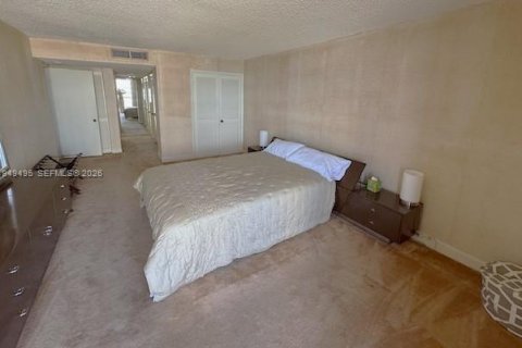 Condo in Miami Beach, Florida, 2 bedrooms  № 2004981 - photo 10
