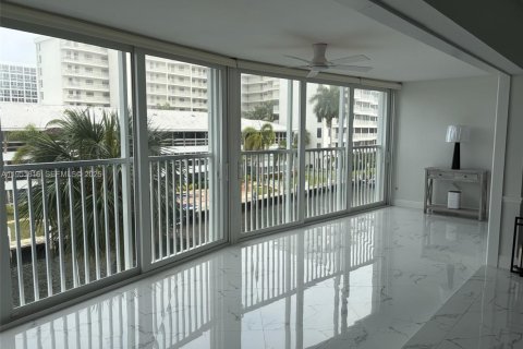 Condo in Fort Lauderdale, Florida, 2 bedrooms № 2006287 - photo 5