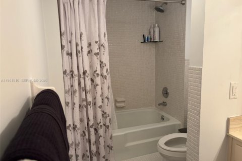 Condo in Fort Lauderdale, Florida, 2 bedrooms № 2006287 - photo 20