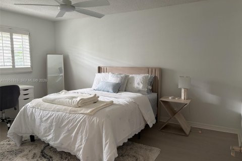 Condo in Fort Lauderdale, Florida, 2 bedrooms № 2006287 - photo 13