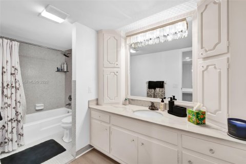Condominio en venta en Fort Lauderdale, Florida, 2 dormitorios, 120.31 m2 № 2006287 - foto 24