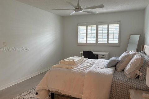 Condo in Fort Lauderdale, Florida, 2 bedrooms № 2006287 - photo 17