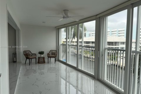 Condo in Fort Lauderdale, Florida, 2 bedrooms № 2006287 - photo 6