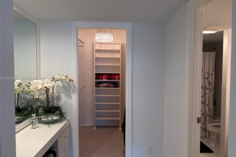 Condo in Fort Lauderdale, Florida, 2 bedrooms № 2006287 - photo 14