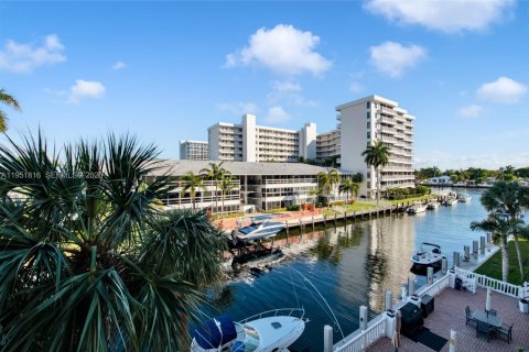 Condominio en venta en Fort Lauderdale, Florida, 2 dormitorios, 120.31 m2 № 2006287 - foto 26