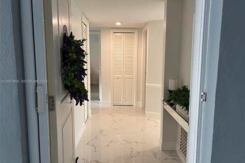 Condo in Fort Lauderdale, Florida, 2 bedrooms № 2006287 - photo 21