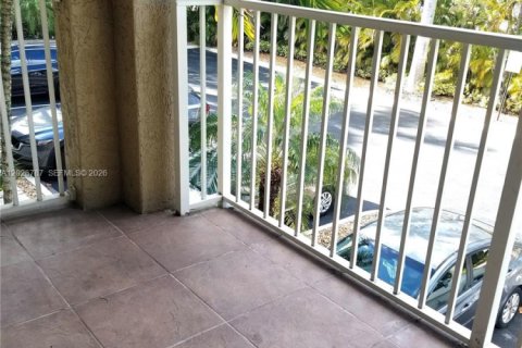 Condominio en alquiler en Hollywood, Florida, 2 dormitorios, 100.33 m2 № 2078452 - foto 15