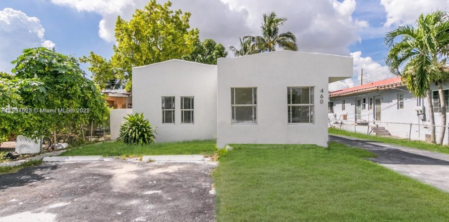 Propiedad comercial en Miami, Florida 162.58 m2 № 1714108