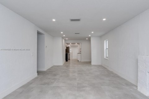Propiedad comercial en venta en Miami, Florida, 162.58 m2 № 1714108 - foto 8