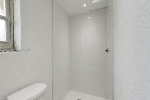 Propiedad comercial en venta en Miami, Florida, 162.58 m2 № 1714108 - foto 10