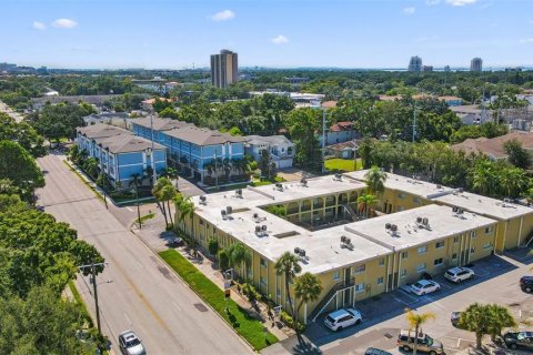 Condo in Tampa, Florida, 2 bedrooms  № 1888538 - photo 19