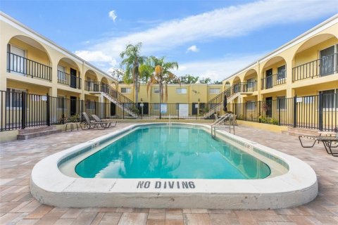 Condo in Tampa, Florida, 2 bedrooms  № 1888538 - photo 2