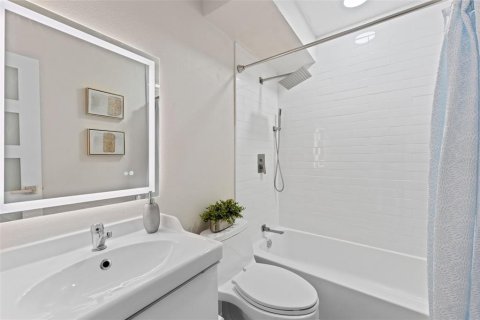 Condo in Tampa, Florida, 2 bedrooms  № 1888538 - photo 9