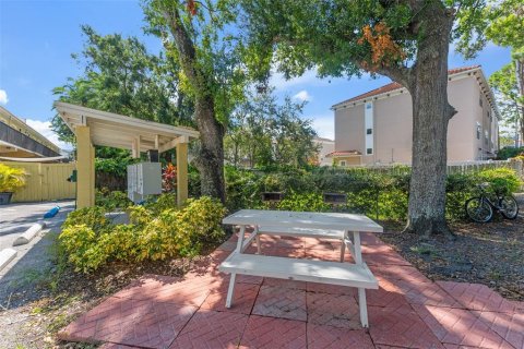 Condo in Tampa, Florida, 2 bedrooms  № 1888538 - photo 18