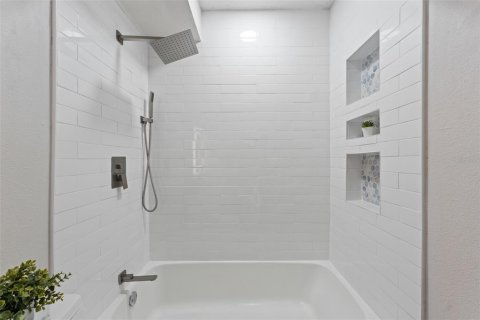 Condo in Tampa, Florida, 2 bedrooms  № 1888538 - photo 10