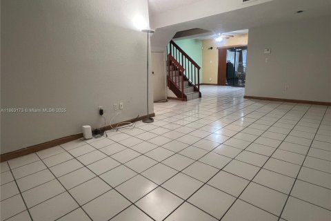 Villa ou maison à vendre à Hialeah, Floride: 3 chambres, 121.05 m2 № 1891214 - photo 4