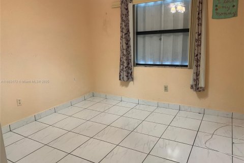 Villa ou maison à vendre à Hialeah, Floride: 3 chambres, 121.05 m2 № 1891214 - photo 12