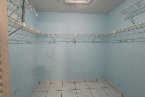 Villa ou maison à vendre à Hialeah, Floride: 3 chambres, 121.05 m2 № 1891214 - photo 10