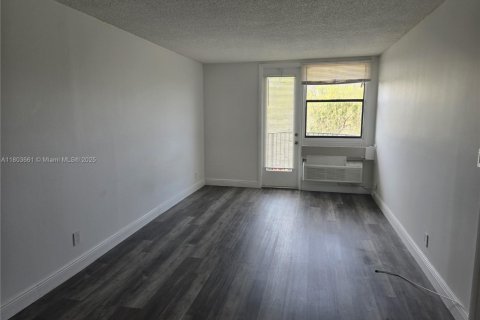 Copropriété à louer à Coral Springs, Floride: 1 chambre, 57.51 m2 № 1688986 - photo 7