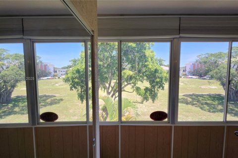 Condominio en venta en Deerfield Beach, Florida, 2 dormitorios, 92.9 m2 № 1888286 - foto 22