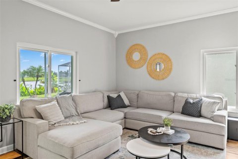 Casa en venta en Land O' Lakes, Florida, 6 dormitorios, 278.52 m2 № 2434865 - foto 8
