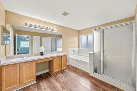 Casa en venta en Land O' Lakes, Florida, 6 dormitorios, 278.52 m2 № 2434865 - foto 28