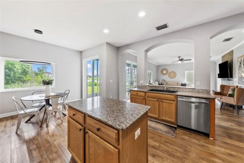Casa en venta en Land O' Lakes, Florida, 6 dormitorios, 278.52 m2 № 2434865 - foto 15