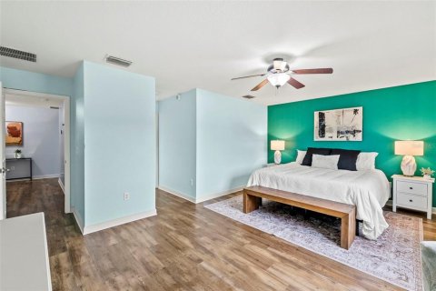 Casa en venta en Land O' Lakes, Florida, 6 dormitorios, 278.52 m2 № 2434865 - foto 26