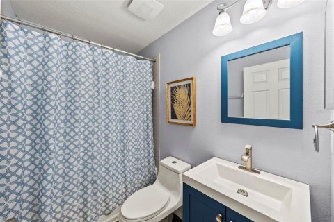 Casa en venta en Land O' Lakes, Florida, 6 dormitorios, 278.52 m2 № 2434865 - foto 22