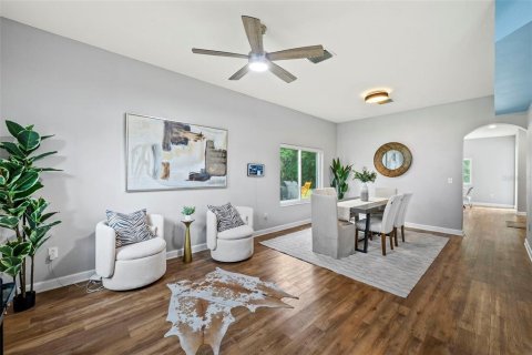 Casa en venta en Land O' Lakes, Florida, 6 dormitorios, 278.52 m2 № 2434865 - foto 18