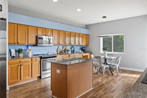 Casa en venta en Land O' Lakes, Florida, 6 dormitorios, 278.52 m2 № 2434865 - foto 11