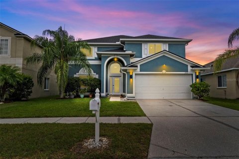 Casa en Land O' Lakes, Florida 6 dormitorios, 278.52 m2 № 2434865