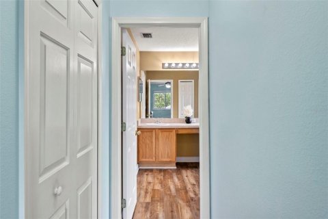 Casa en venta en Land O' Lakes, Florida, 6 dormitorios, 278.52 m2 № 2434865 - foto 27
