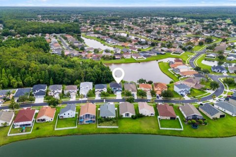 Casa en venta en Land O' Lakes, Florida, 6 dormitorios, 278.52 m2 № 2434865 - foto 3