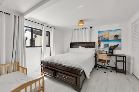 Casa en alquiler en Pompano Beach, Florida, 3 dormitorios, 113.81 m2 № 2251004 - foto 11