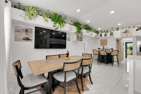 Casa en alquiler en Pompano Beach, Florida, 3 dormitorios, 113.81 m2 № 2251004 - foto 2
