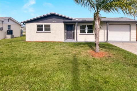 Villa ou maison à vendre à Hudson, Floride: 2 chambres, 80.27 m2 № 1795860 - photo 2