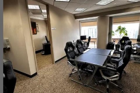 Commercial property in Tampa, Florida № 2275581 - photo 5