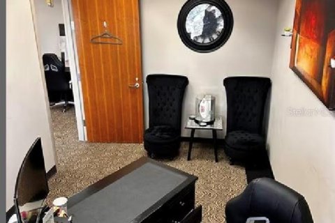 Commercial property in Tampa, Florida № 2275581 - photo 7