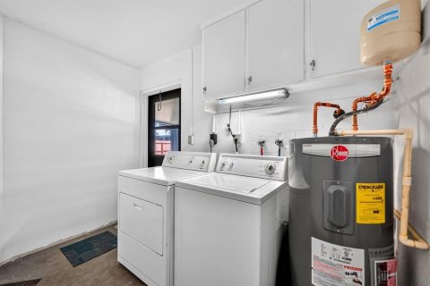 House in Edgewater, Florida 2 bedrooms, 91.97 sq.m. № 2349191 - photo 19