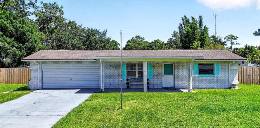 House in Edgewater, Florida 2 bedrooms, 91.97 sq.m. № 2349191