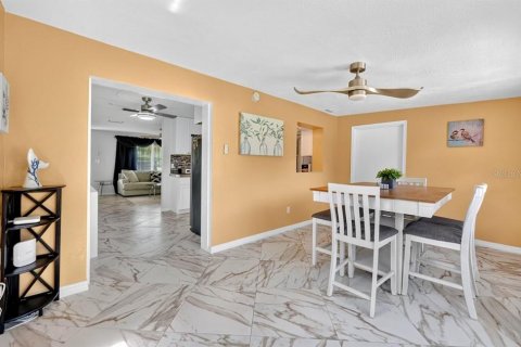 House in Edgewater, Florida 2 bedrooms, 91.97 sq.m. № 2349191 - photo 10