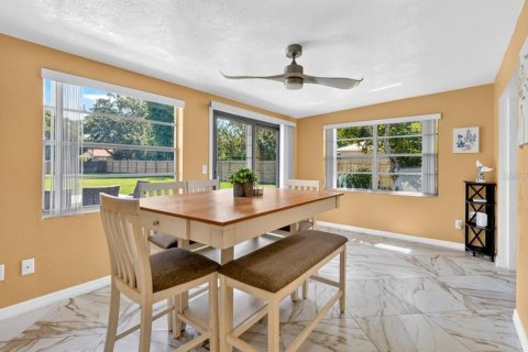 House in Edgewater, Florida 2 bedrooms, 91.97 sq.m. № 2349191 - photo 11