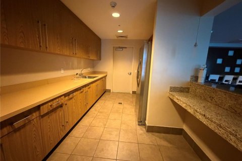 Condo in Miami, Florida, 2 bedrooms № 2391235 - photo 15