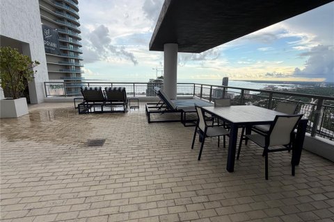 Condo in Miami, Florida, 2 bedrooms № 2391235 - photo 10