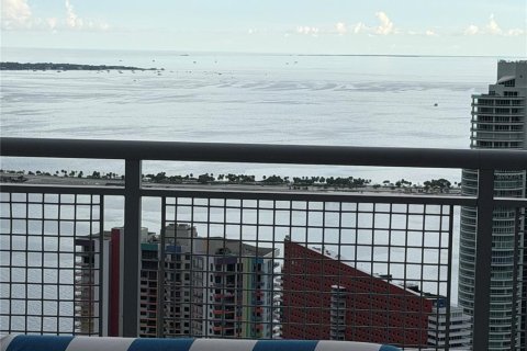 Condo in Miami, Florida, 2 bedrooms № 2391235 - photo 11