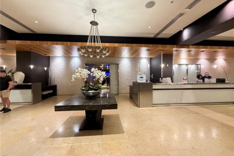 Condo in Miami, Florida, 2 bedrooms № 2391235 - photo 6